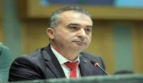 النائب هيثم الزيادين يسأل وزير البيئة حول إتلاف السجائر الإلكترونية التالفة.