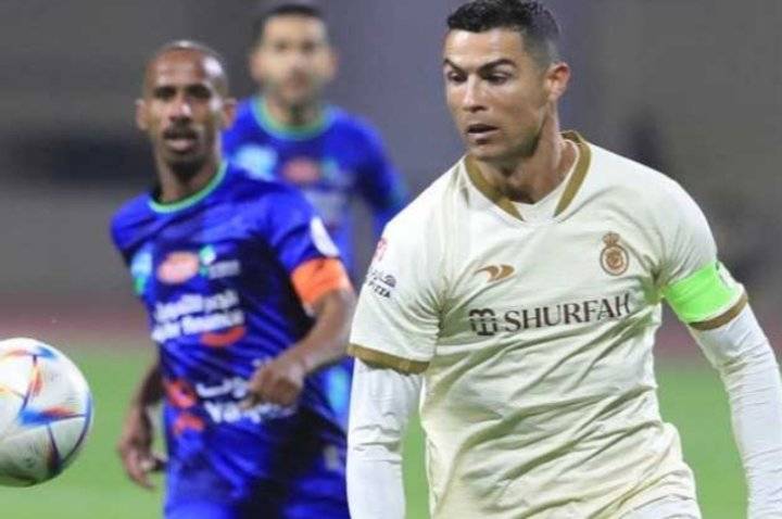 رونالدو يسجل أول أهدافه مع النصر