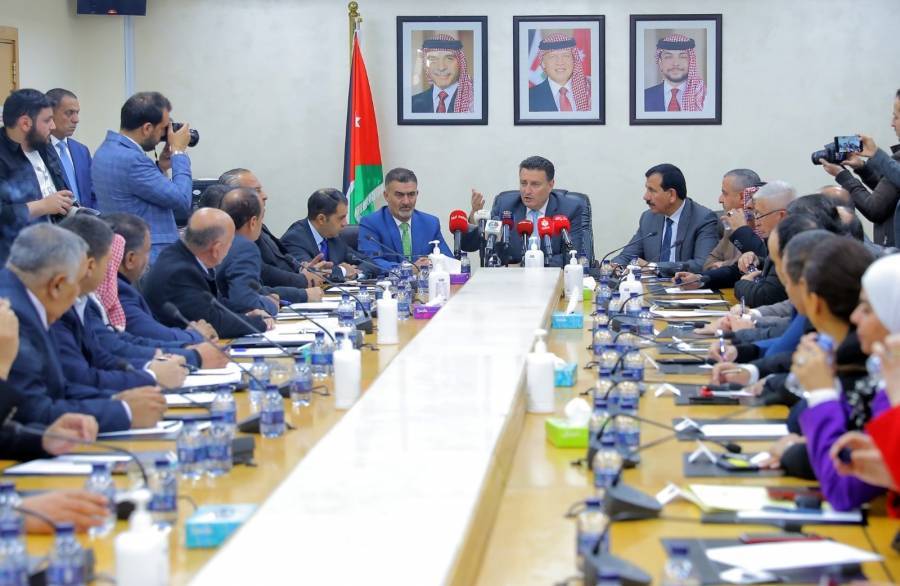 الصفدي: زيارات ميدانية نيابية إلى المحافظات بالتنسيق مع رؤساء مجالسها