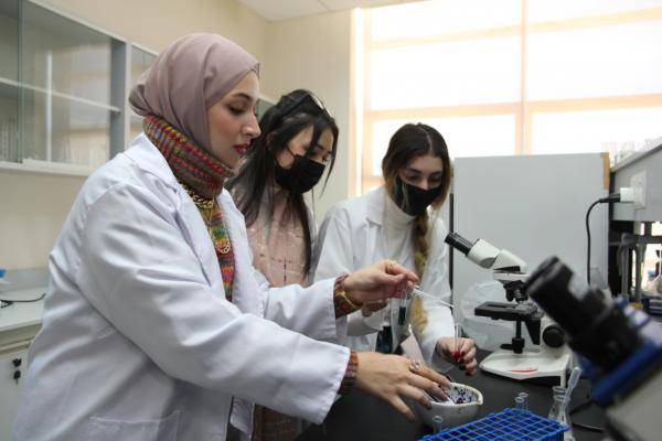 كلية العلوم الصحية في الجامعة الاميركية في مادبا تعلن عن برامجها الاكاديمية