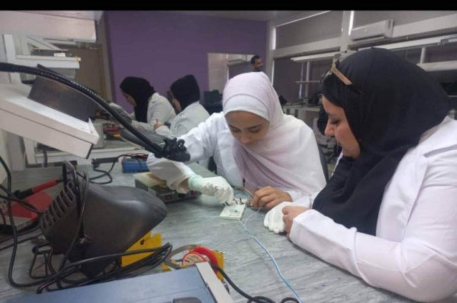 انطلاق الدورة المجانية الأولى للعام 2023 في مراكز زين للتدريب على صيانة الأجهزة