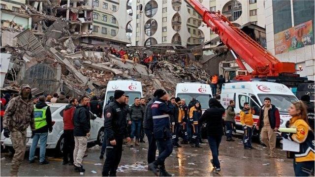 الخارجية الإيطالية تعلن تضامنها مع سوريا وتركيا واستعدادها لتقديم المساعدة بعد زلزال مدمر