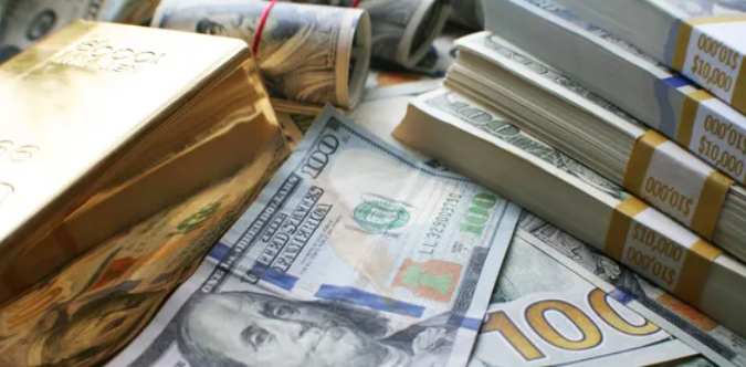 مع تراجع الدولار.. الذهب يتجاوز 1880 دولارا للأونصة