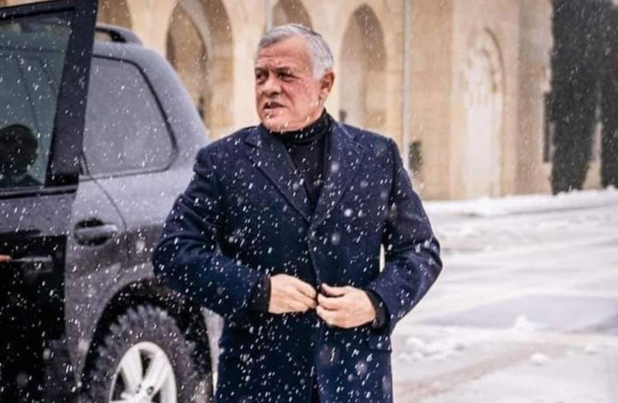 الصخري يكتب صورة   لها   مليون    معنى      وتعبير  تعطيك    من    هيبة     ملكنا     مهابه