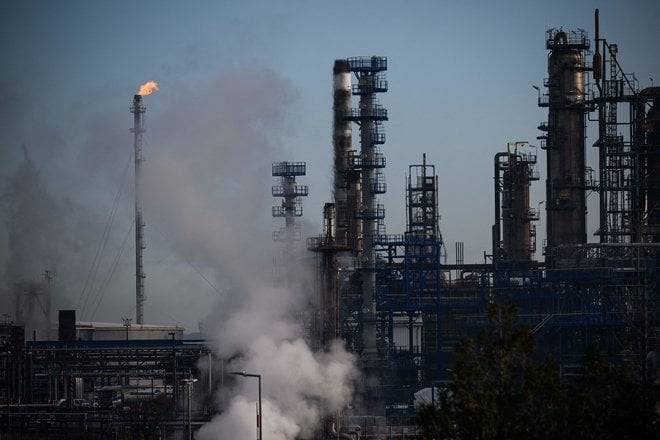 روسيا تتوقع انخفاض إنتاجها النفطي في 2023