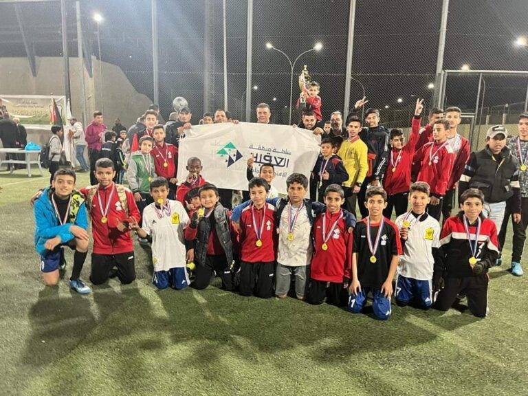 فريق سلطة العقبة يظفر بلقب بطولتي الخماسيات الكروية ضمن احتفالات العقبة بعيد ميلاد جلالة الملك القائد