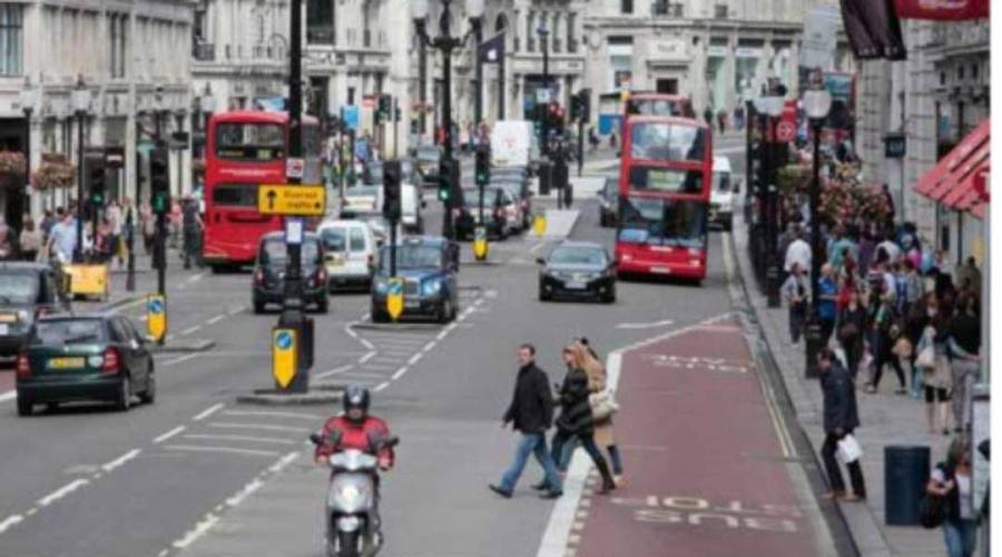ارتفاع مبيعات التجزئة في بريطانيا الشهر الماضي بشكل غير متوقع