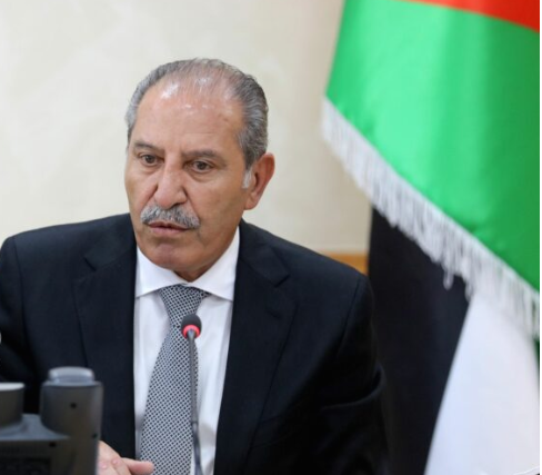 وفد برلماني برئاسة الصقور إلى الجزائر