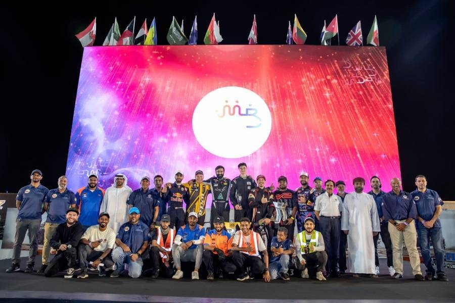 الكويتي علي مخصيد يتوج بلقب ببطولة عمان الدولية للانجراف OIDC