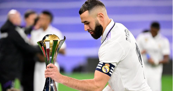 عرض سعودي مذهل قد يبعد بنزيما عن ريال مدريد