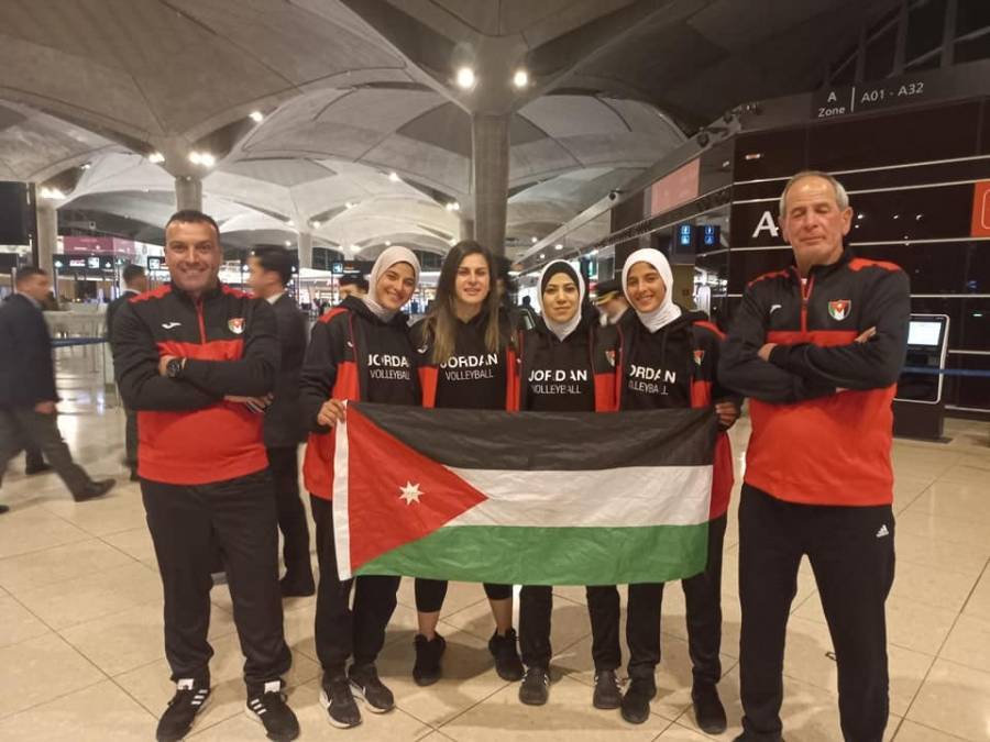 منتخب الطائرة الشاطئية للسيدات يغادر للمشاركة في كأس آسيا