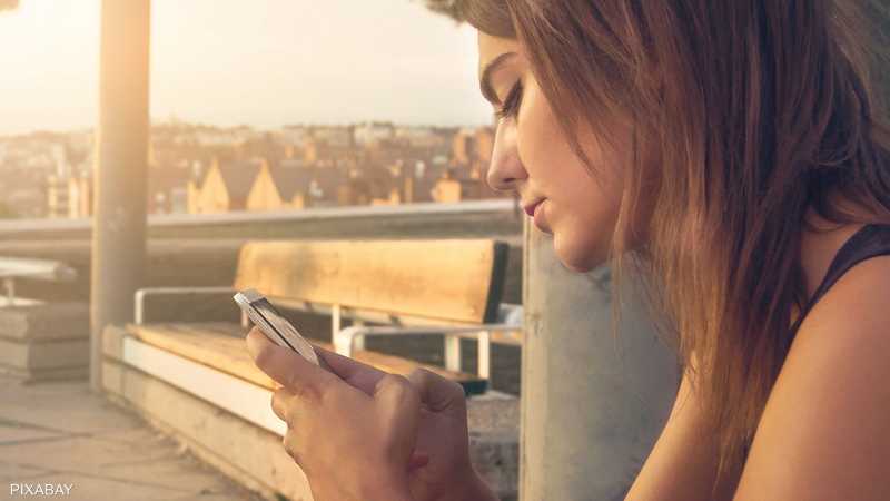 بسبب هاتفك المحمول.. الرقبة في خطر