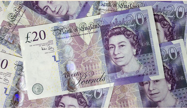 تراجع الاسترليني أمام الدولار وارتفاعه مقابل اليورو