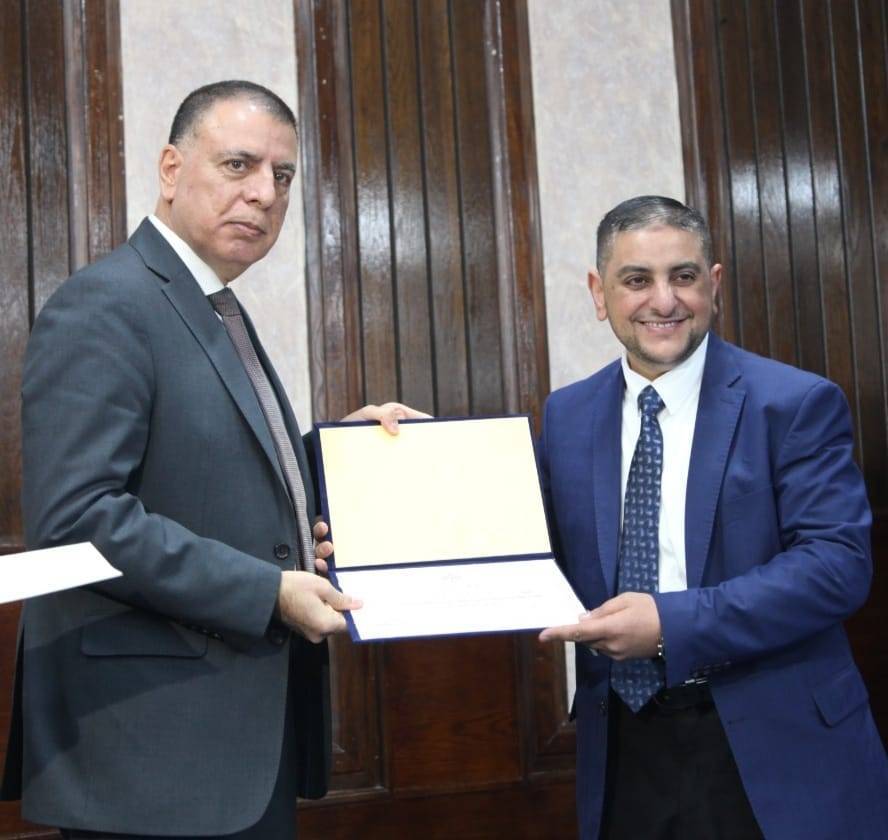 بلدية السلط الكبرى تهنئ الزملاء زيد عوامله و احمد الدبابسة بجائزة الموظف المثالي على مستوى محافظة البلقاء
