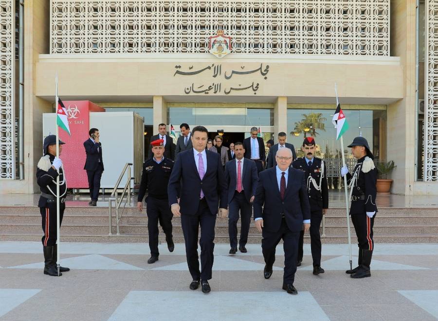 الصفدي  ورئيس مجلس الشيوخ الكندي يؤكدان أهمية الوصاية الهاشمية في حماية المقدسات الإسلامية والمسيحية في القدس