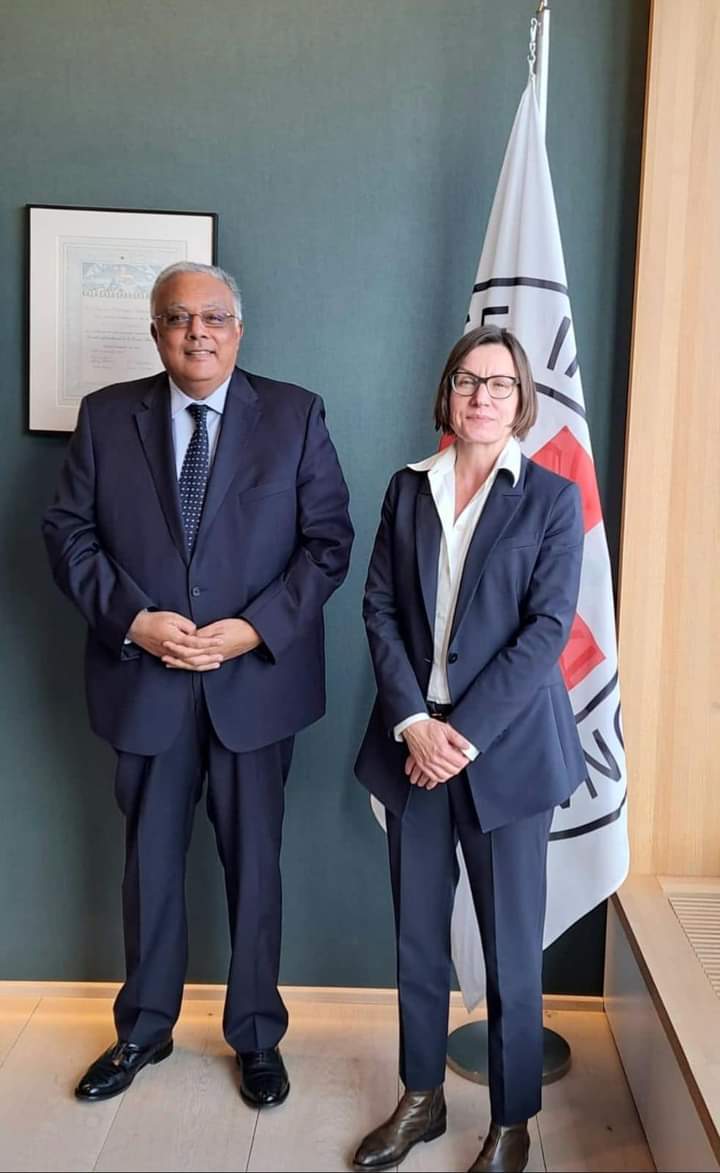 مندوب مصر الدائم لدى الأمم المتحدة بجنيف يلتقي رئيسة اللجنة الدولية للصليب الأحمر