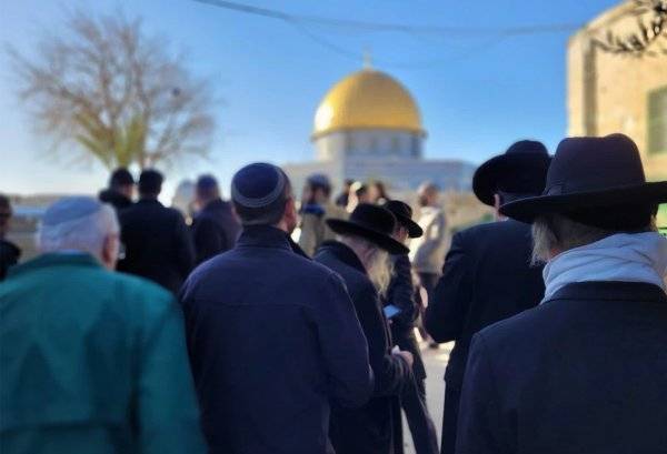 مستوطنون يقتحمون المسجد الاقصى