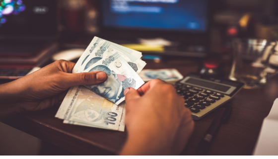 العجز التجاري التركي يقفز 38 إلى 14.2 مليار دولار الشهر الماضي