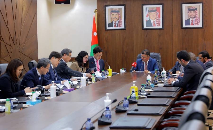 الحيصة يؤكد ضرورة تعزيز العلاقات الثنائية مع كوريا الجنوبية