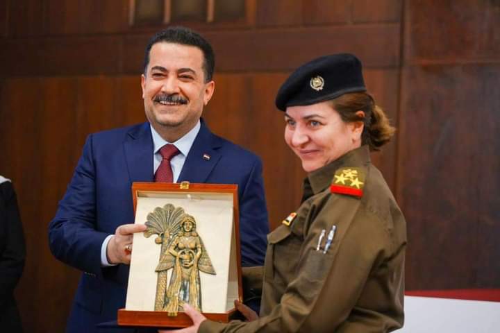 العراق..مدير عام مديرية الأفراد لوزارة الدفاع تحضر مهرجان سيدات الأرض