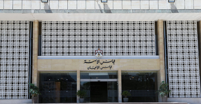خدمات الأعيان تبحث الأولويات الوطنية في البحث العلمي