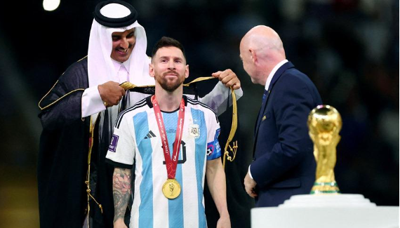 ميسي بطل مسلسل كارتون
