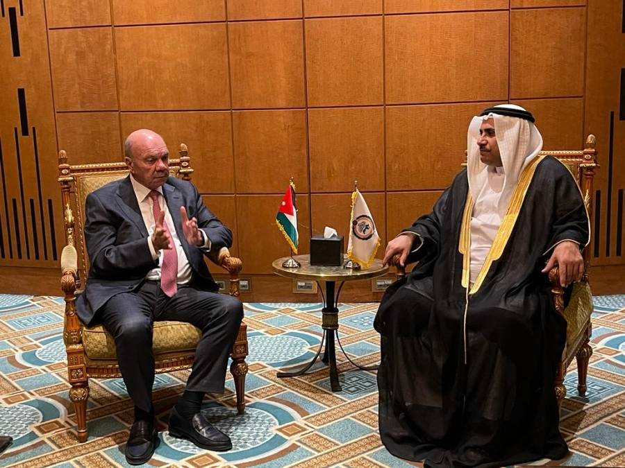 الفايز يدعو إلى تشكيل اتحاد اقتصادي وجمركي عربي