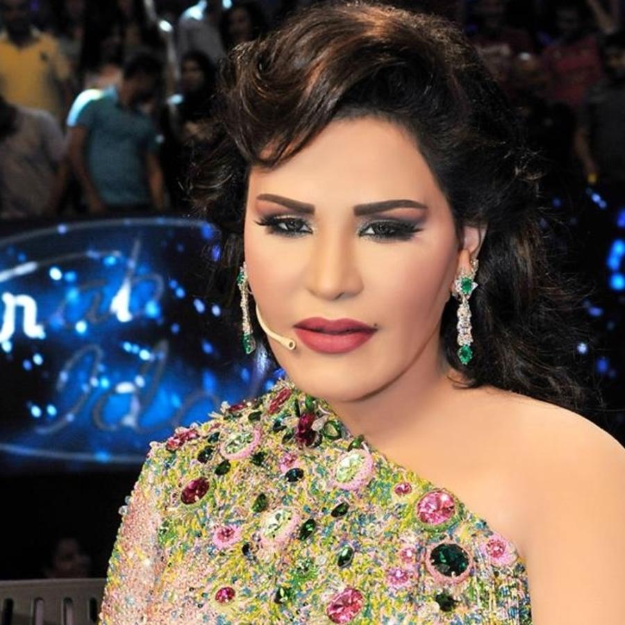 الفنانة أحلام تشيد بتواضع حفل حناء الأميرة إيمان