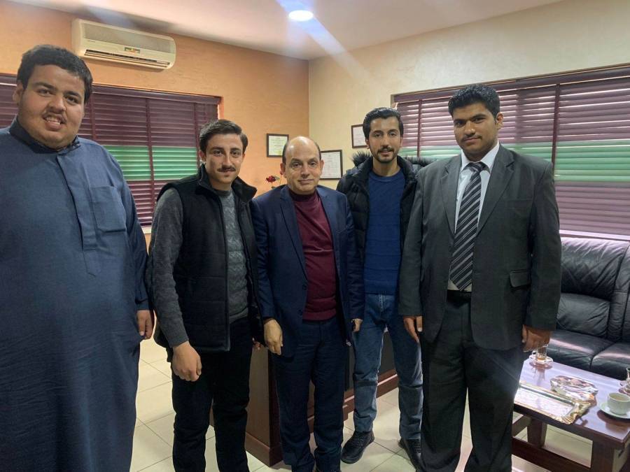 وفد من مركز شباب معان يزور النائب الاسبق امجد آل خطاب ...صور.