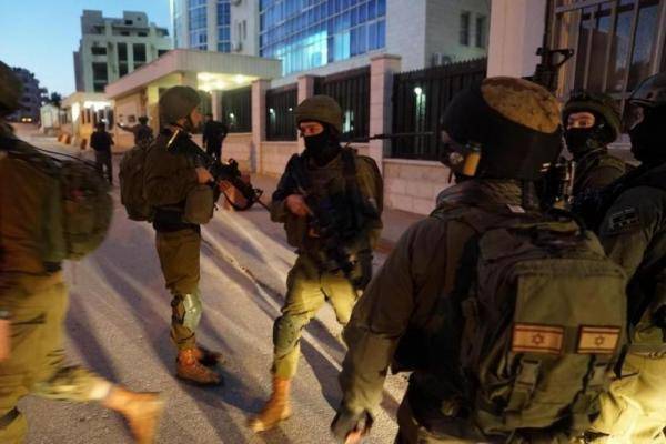 مواجهات مع الاحتلال بالضفة واعتقالات تطال أسرى محررين