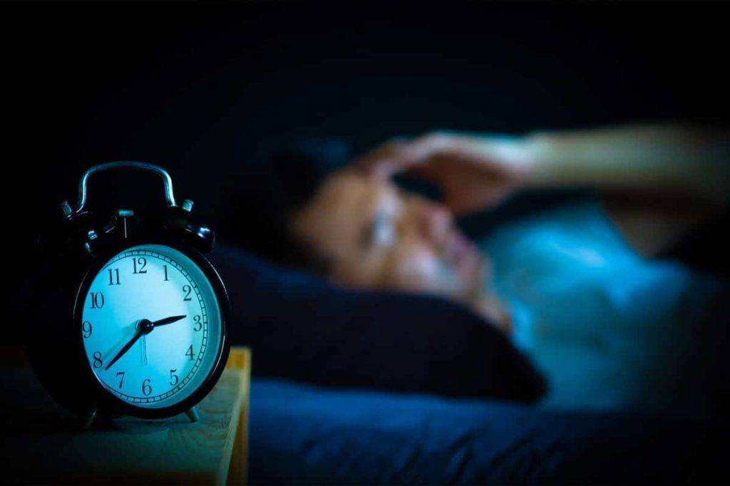ما العلاقة بين قلة النوم وضعف المناعة.. اختصاصي يوضح الرابط
