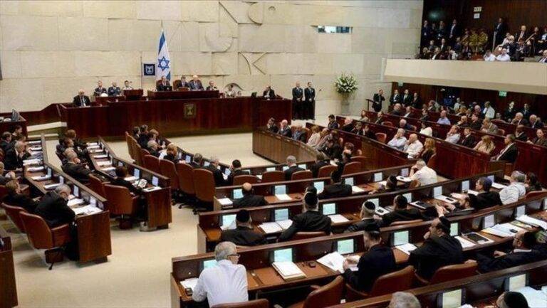 الكنيست الإسرائيلي يصادق على قانون يسمح بإعادة احتلال 4 مناطق بالضفة