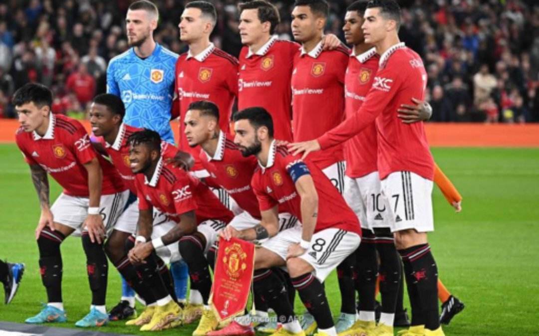 المعركة من أجل الاستحواذ على مانشستر يونايتد تحتدم بين الشيخ جاسم والملياردير البريطاني