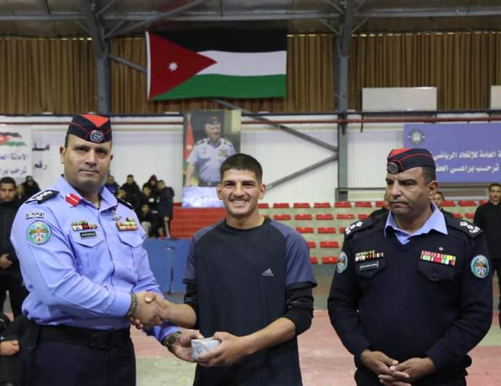 العقيد الجازي..يخرج عدد من الدورات الرياضية المتخصصة _صور