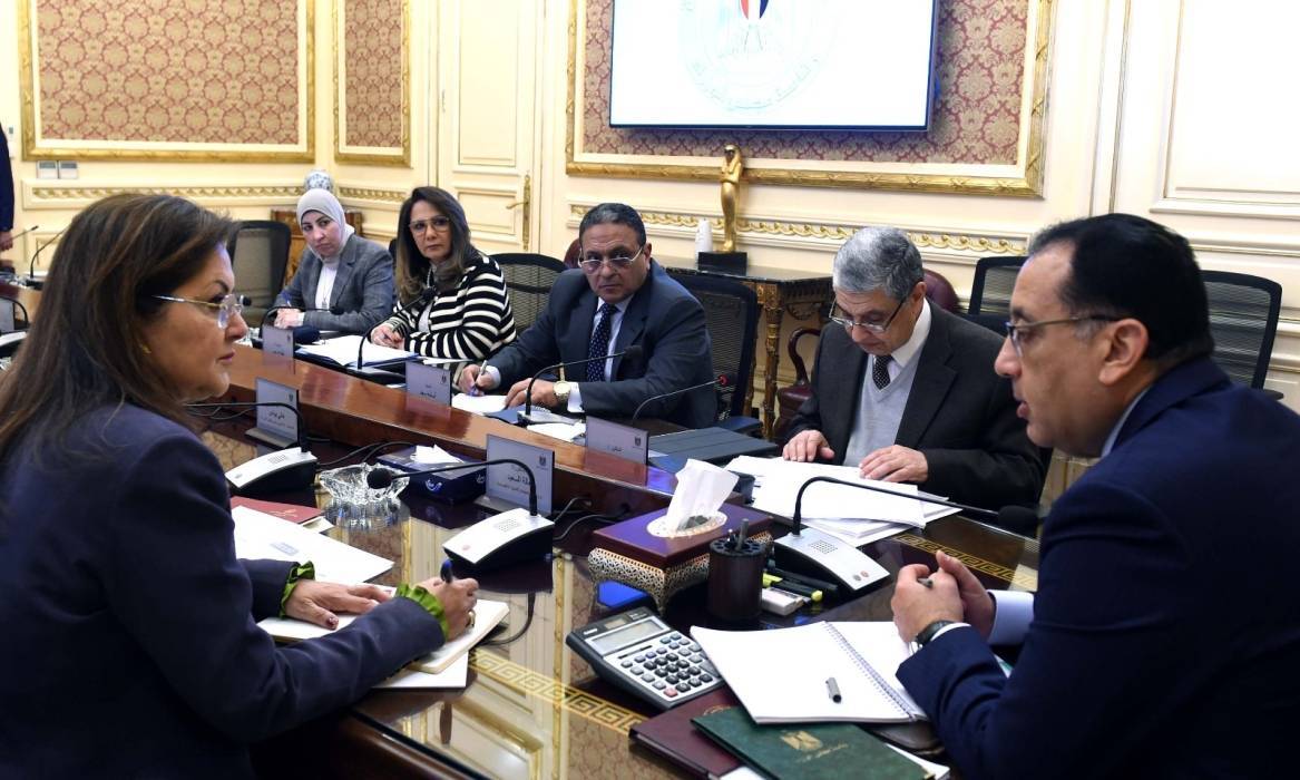 رئيس الوزراء المصري يتابع موقف إتاحة التغذية الكهربائية لعدد من المشروعات التنموية