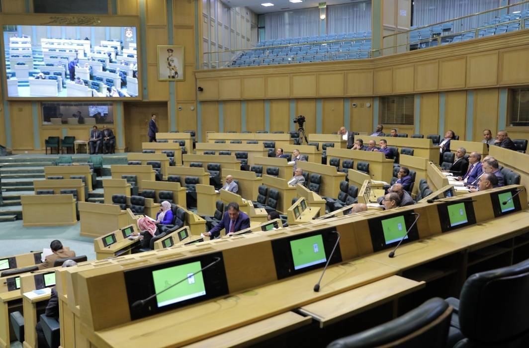 نجح مجلس النواب ولأول مرة في تاريخه بإقرار التعديلات المتعلقة بالتظام الداخلي للمجلس