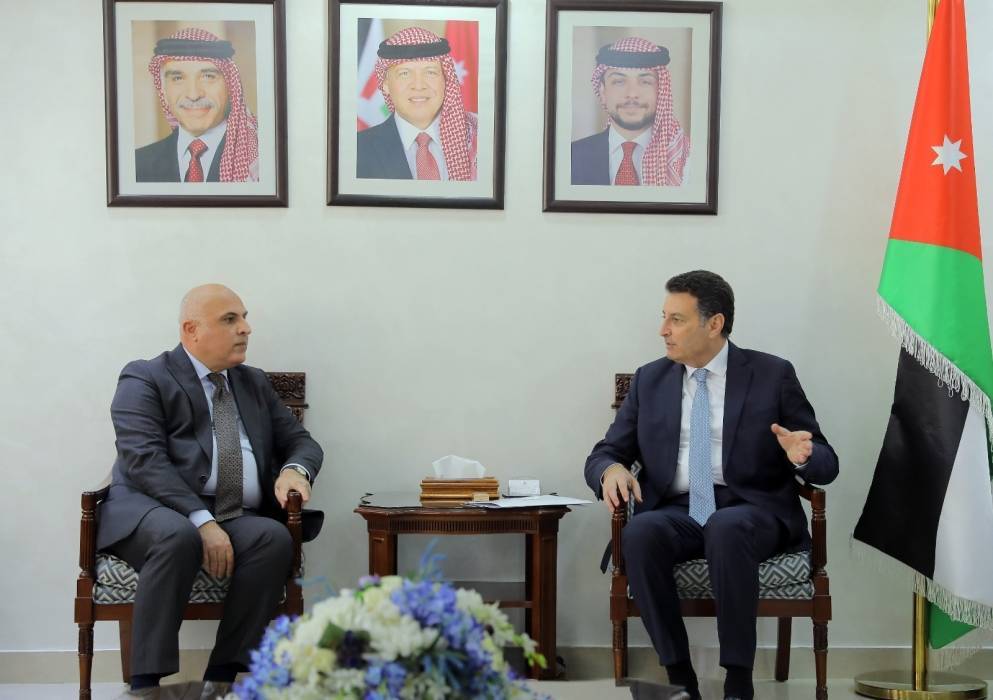 الصفدي يلتقي سفيري سويسرا وأذربيجان
