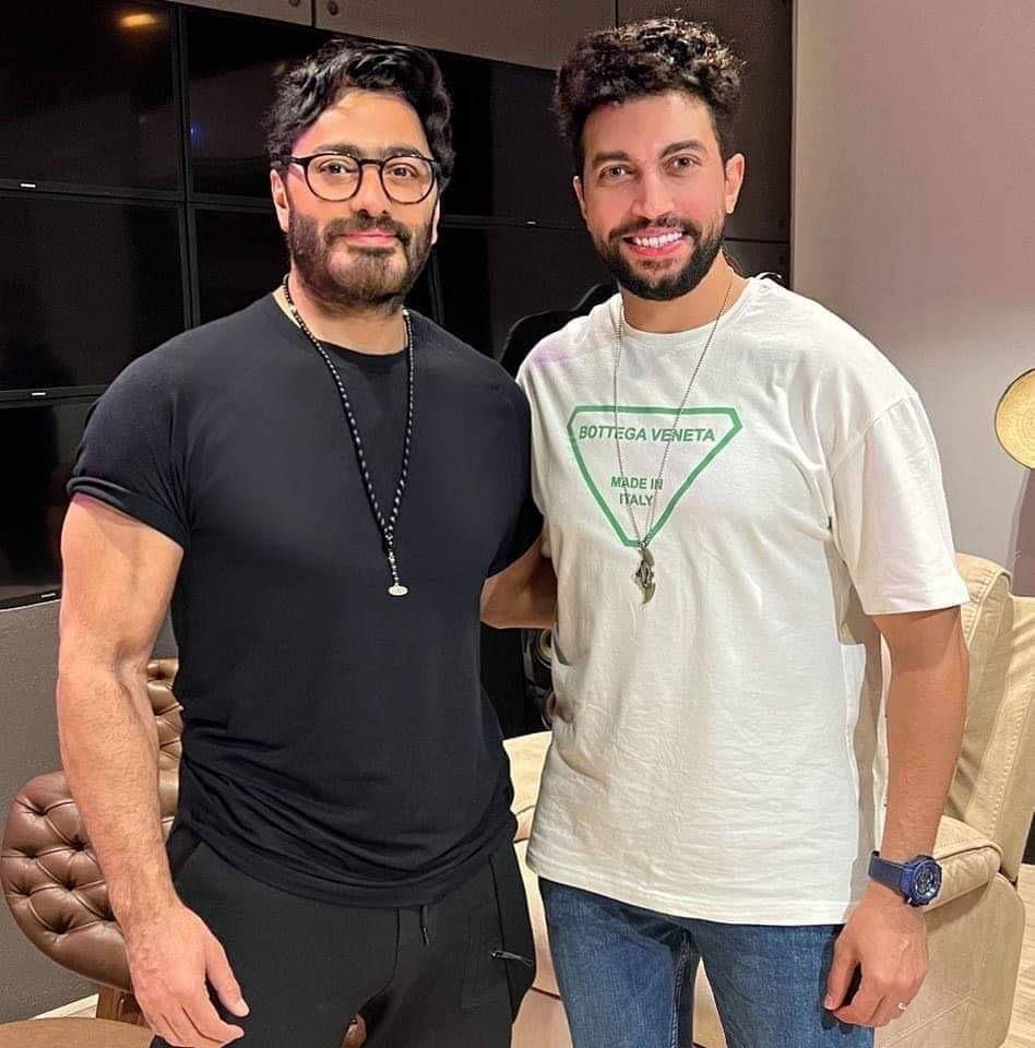 تامر حسني  والشاعر عمرو المصري في أغنية جديدة  حياتي