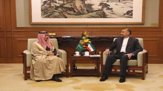 وزيرا خارجية السعودية وإيران يبحثان العلاقات الدبلوماسية في اجتماع بالصين