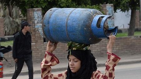 مصر.. إصابة 16 شخصا في انفجار أسطوانة غاز