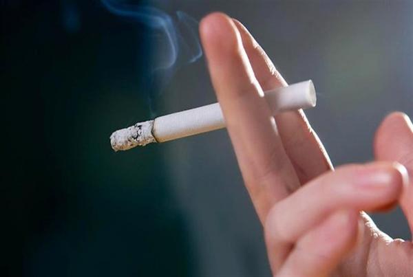 كسر الصيام بسيجارة .. عادة قد تهدد حياتك!