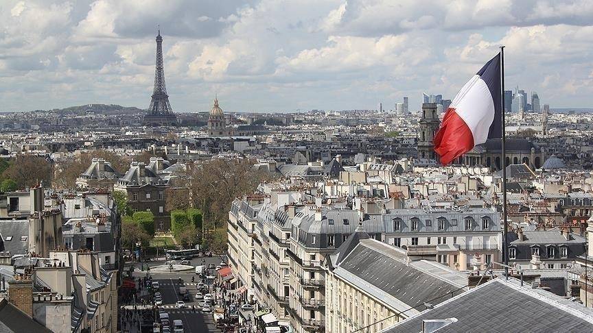 فرنسا ترفع الحد الأدنى للأجور لـ12.73 دولارا في الساعة