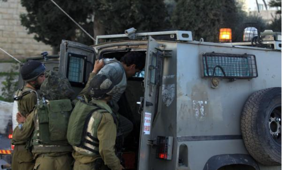 الاحتلال يعتقل 22 فلسطينيا من الضفة