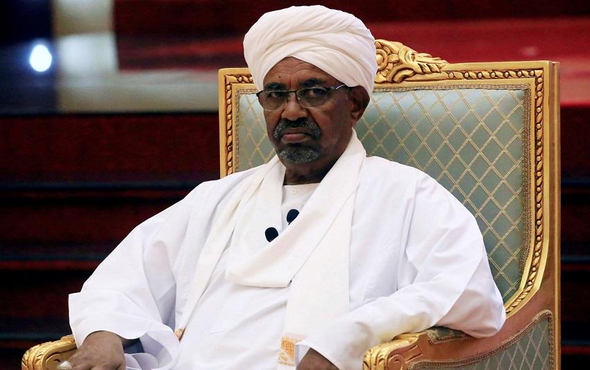 البشير ونائبه بالمستشفى العسكري بالخرطوم