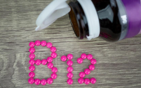 نقص فيتامين ب 12.. علامات تساعدك في اكتشافه