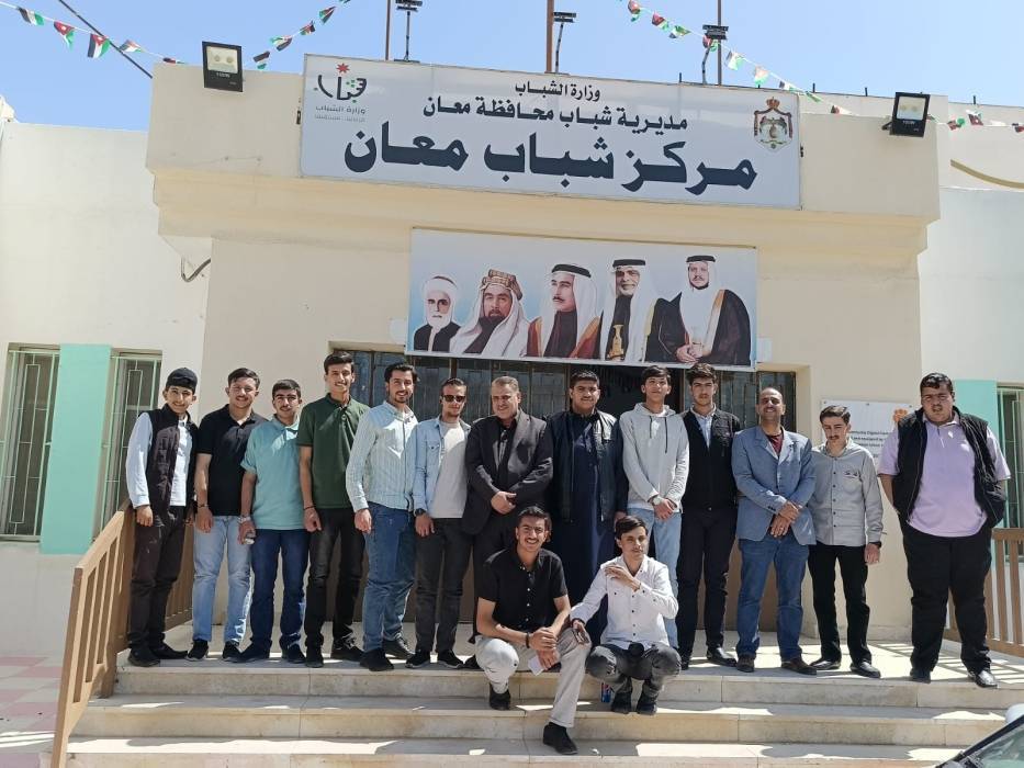 تشكيل فرق تطوعية في مركز شباب معان ..صور