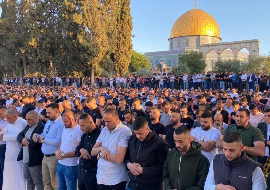 50 ألف مصل أدوا صلاة الجمعة بالأقصى