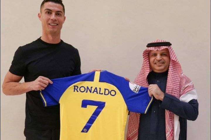 رد رسمي من كريستيانو رونالدو بشأن الرحيل عن النصر السعودي.. رسالة مفاجئة