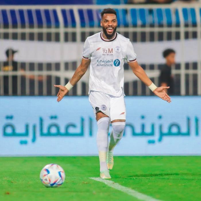 الشباب السعودي يفرض عقوبة على بوبيندزا...بسبب إهدار ضربة جزاء