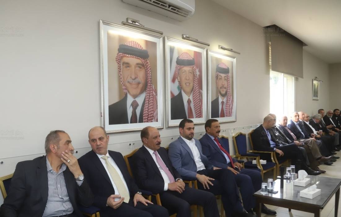 الجغبير وزعتير نسايب ..معالي طارق الحموري طلب والنائب الأسبق احمد اللوزي أعطى...صور